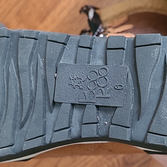 BooRoo Sherpa Fleece Lined Winter Lace-Up Boots - Size 6 - Picture 14 of 16